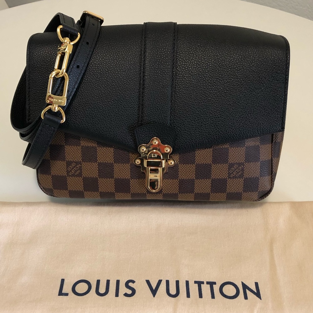 Additional pictures Louis Vuitton Clampton PM